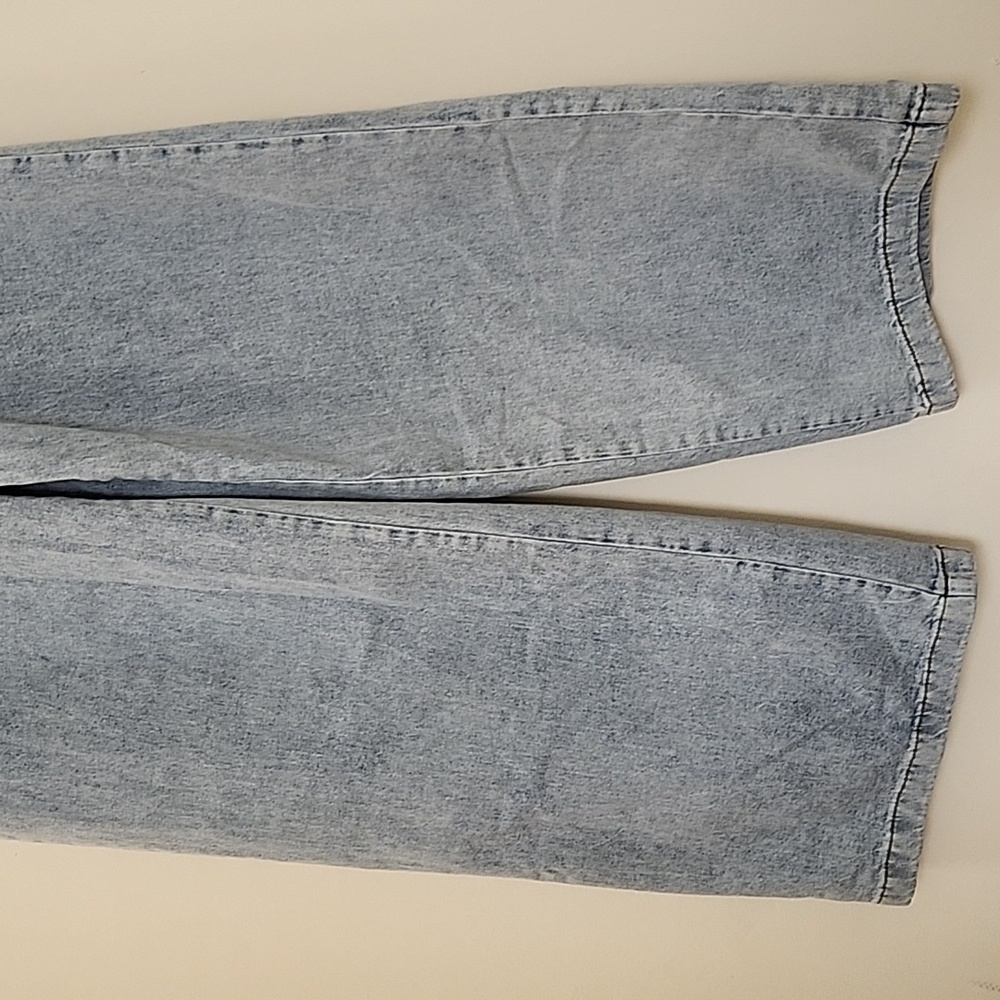 WeWoreWhat Light Wash Blue Wide Leg Jeans - Picture 16 of 16